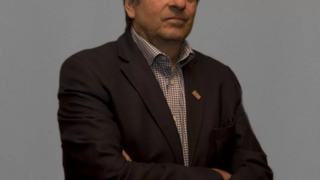 Después de un siglo El País cambia su modelo de negocio: Se la juega al paywall (inspirado en el NY Times)