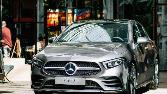 Mercedes-Benz se luce entre comida y vinos (presentó su nuevo modelo inteligente)