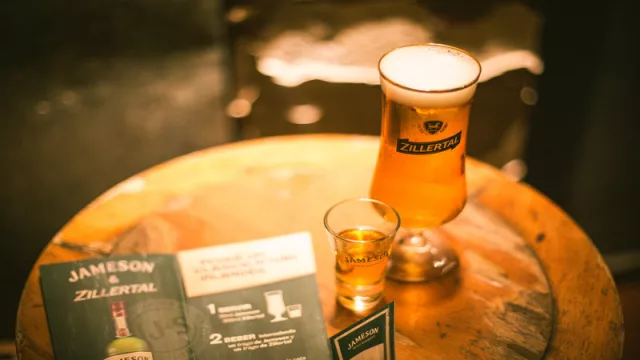 Jameson y Zillertal presentaron la bebida Boilermaker en pubs