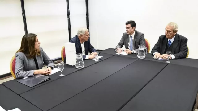 El gobernador de Salta se reunió en Montevideo con el presidente ejecutivo del FONPLATA
