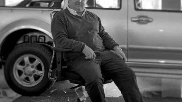 Homero de León, con su director Sebastián Grande