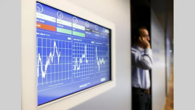 Medidas turcas no generan confianza y bolsas del mundo caen arrastradas por su crisis