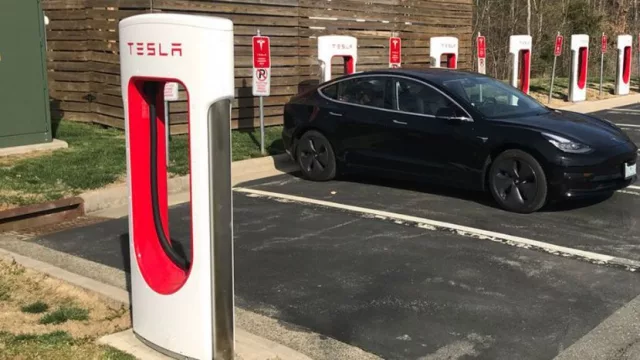 Tesla desembarca en Argentina en 2020 y ya estudia dónde colocar sus cargadores