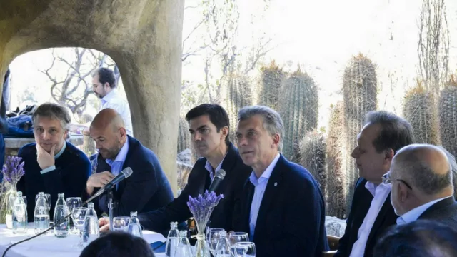 El Presidente Macri realizó la primera mesa de turismo para el empleo en NOA