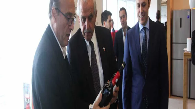 Ningún cuento chino: El intendente Daniel Martínez visitó Zonamerica en China