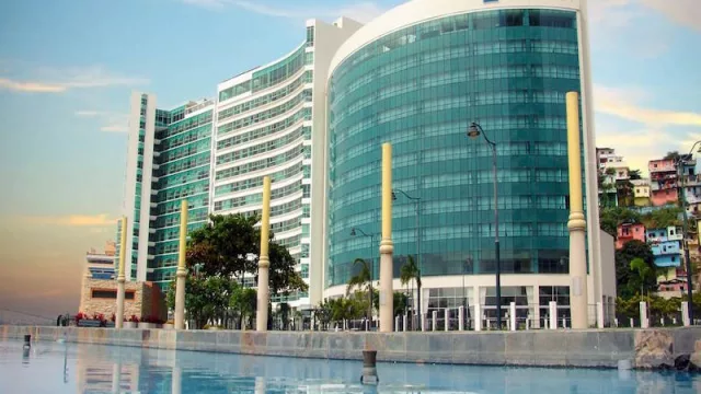 Wyndham reconoce a todos sus hijos y les pone su apellido