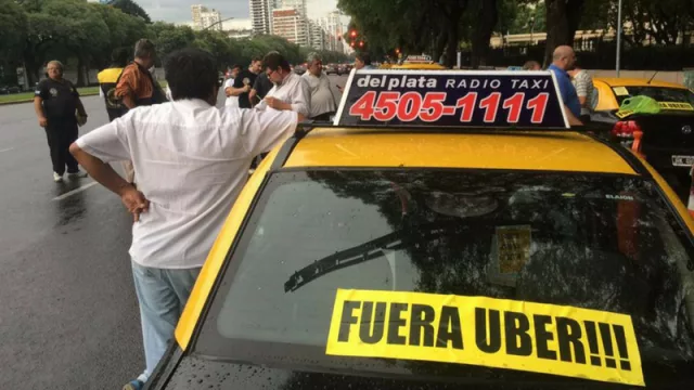 Abre la “fábrica Uber” en Córdoba: 3.500 puestos de trabajo disponibles