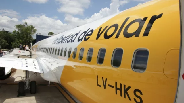 Después de su comienzo turbulento, Flybondi empieza a hablar con números