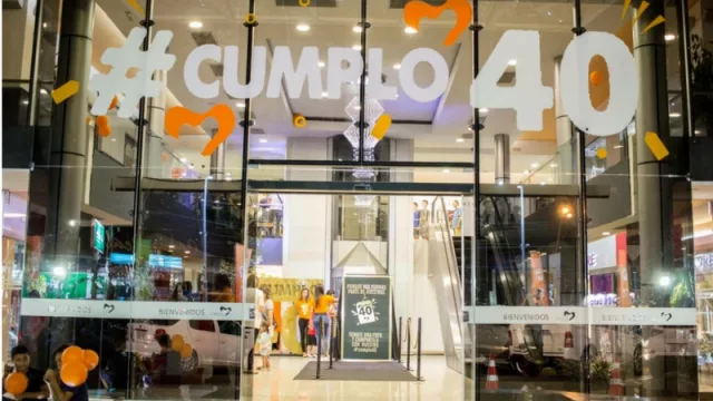 Emblemático centro comercial de Asunción cumple 40 años