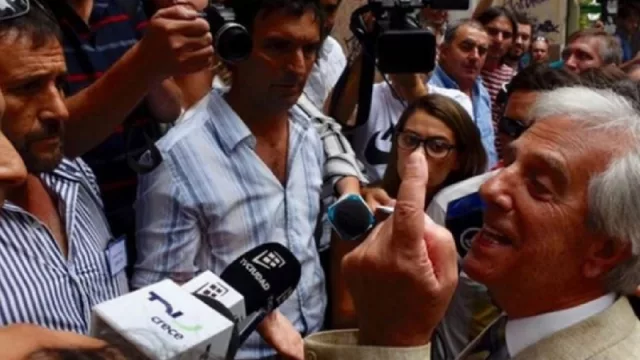 La actitud del presidente Vázquez ante la discusión que tuvo con manifestantes del agro...