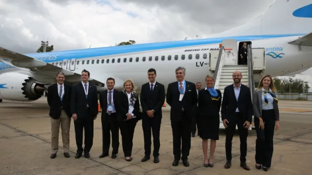 Aerolíneas Argentinas sale a mostrar su primer 737 800 Max 8