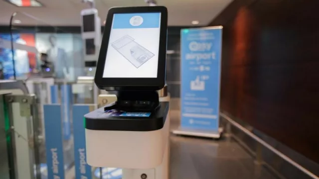 El sistema Easy Airport del Aeropuerto Internacional de Carrasco permite realizar el control migratorio en forma automática