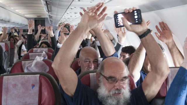 Latam Airlines y el Aeropuerto de Carrasco cumplieron el sueño de más de 100 personas