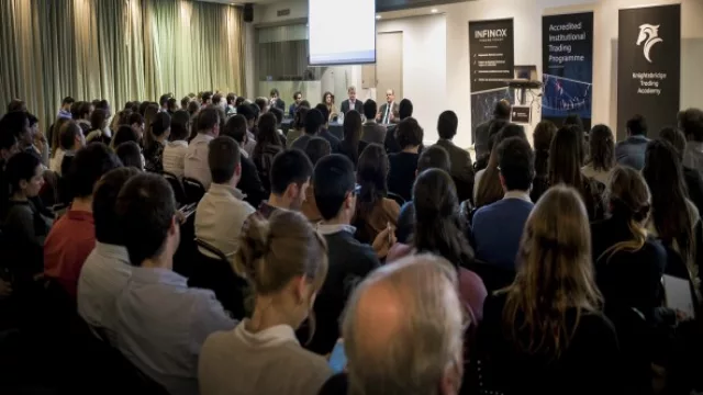 La bolsa de Londres le hace un guiño a UY: se prepara para formar profesionales latinoamericanos de trading financiero