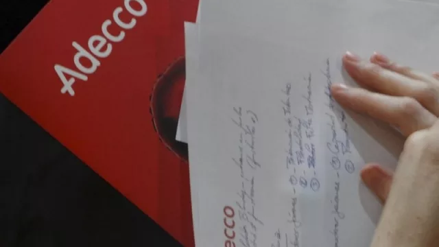 Las nuevas tecnologías ponen en riesgo el 54% de los trabajos en UY (el sector comercio y servicios es el más comprometido)