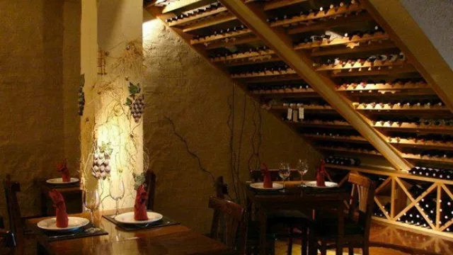 ¡Y olé! La Carola y su clásica paella cumplen diez años siéndole fiel a la gastronomía española