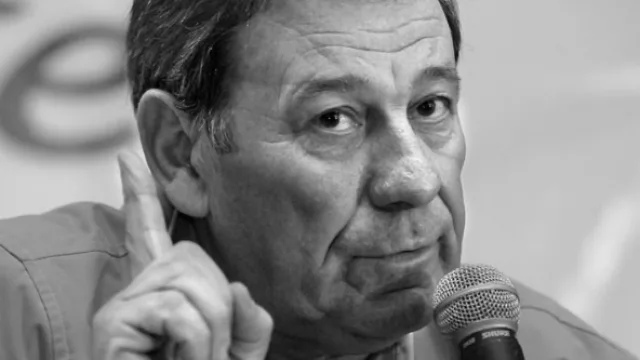 A raíz de la postura que el gobierno uruguayo tomó frente a la situación en Venezuela, la Federación de Estudiantes Universitarios del Uruguay (FEUU) solicitó la renuncia del canciller Rodolfo Nin Nov