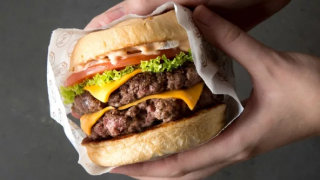 La franquicia argentina Burger 54 llega a Asunción en septiembre