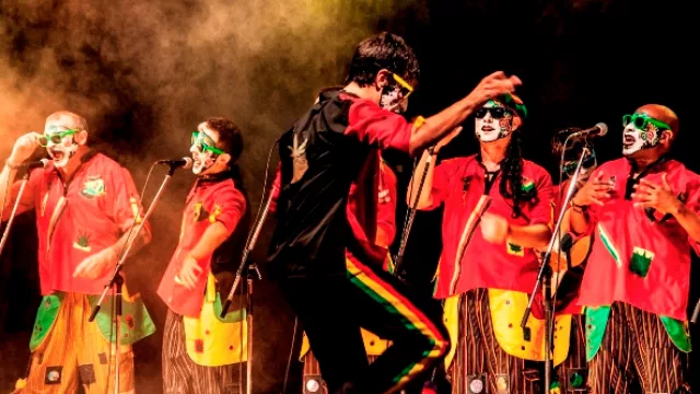 Anarquía de la mano de Falta y Resto