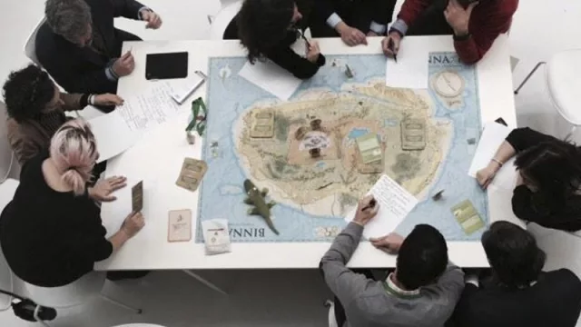 Llega a UY el juego de mesa que solucionó los problemas de Unilever, Pepsico, Volkswagen y Nestlé