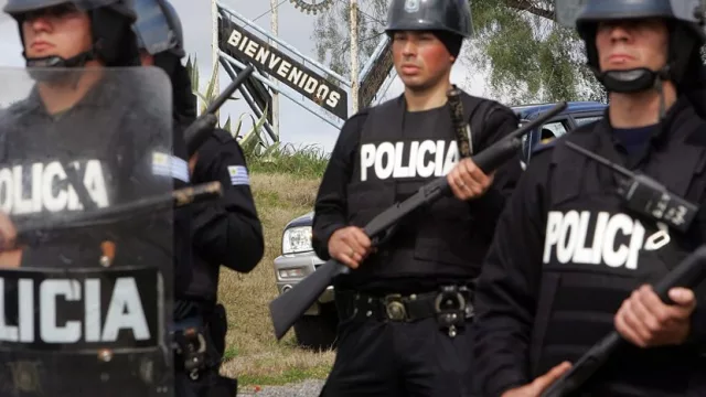 Seguridad, trabajo y mejores sueldos: lo que los uruguayos demandan al gobierno