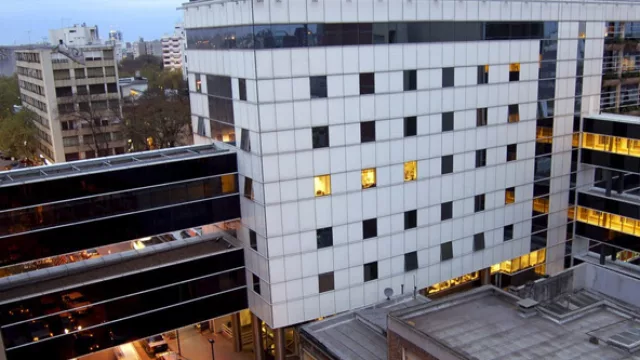 En varios de los hospitales del país se acude al mismo especialista