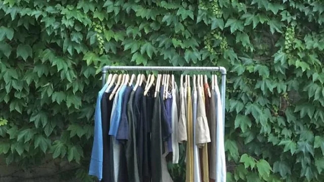 Indian hace trueque con diseñadores locales: les da su know-how y ellos hacen prendas para su público masivo