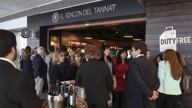 Los vinos uruguayos salen al mundo: se inauguró en el aeropuerto el Rincón del Tannat