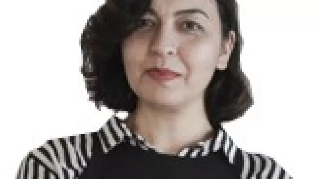 Srta. Peel está buscando la mejor manera de llegar al interior