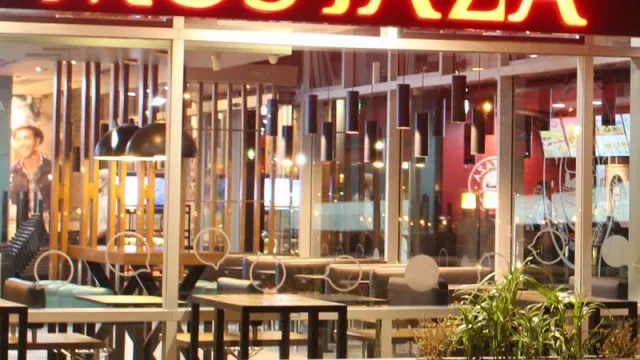 Un aderezo se suma a la guerra entre McDonald’s y Burger King (Mostaza abre en febrero)