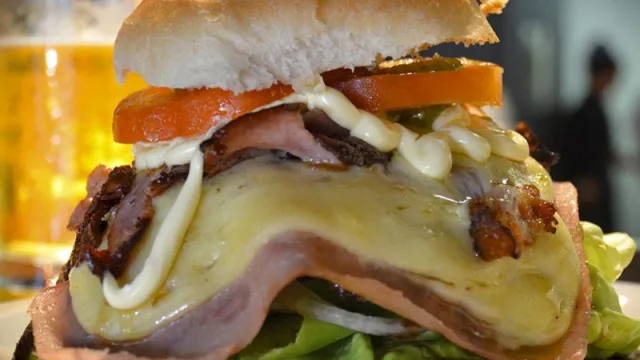 Queremos saber: ¿dónde se comen los chivitos más ricos de Uruguay?