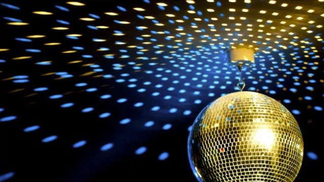 Una noche nostálgica con gastos promedio de $ 2.074 por persona