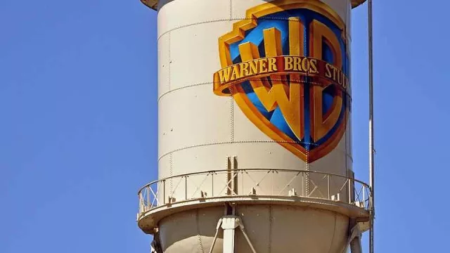 Dispel y un negocio de película con la espalda de Warner Bros.  
