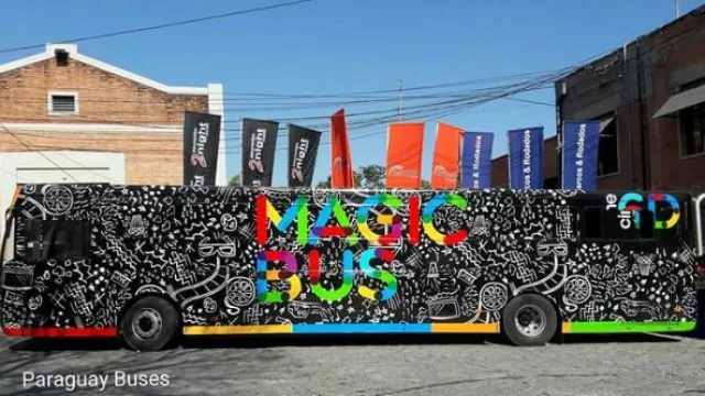 Magic Bus, el cine móvil en 6D que recorre las calles de Paraguay