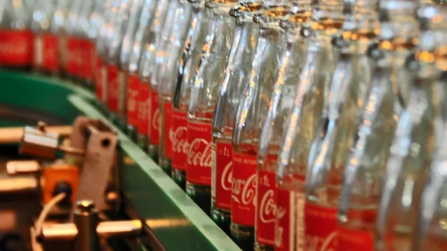 Montevideo Refrescos analiza vender Cherry Coke, Vanilla Coke y Fanta Grape en Uruguay