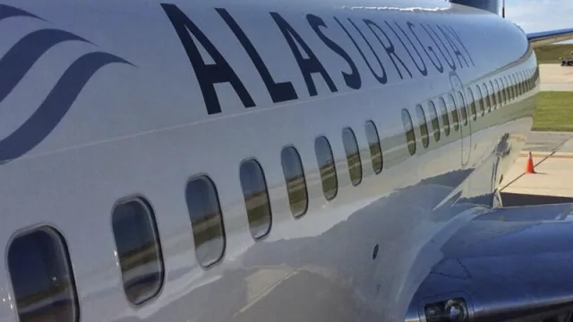 ¿Por qué Alas U no funciona? Mientras las aerolíneas del mundo tienden a unirse, la local vuela en soledad