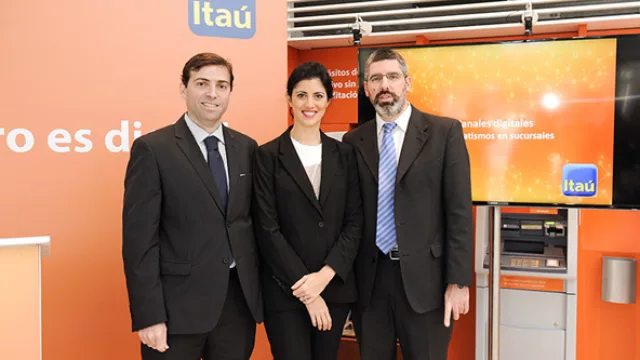 Itaú invierte US$ 3 millones para matar los sobres de depósitos