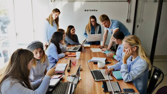 Triplazo de Rotunda: la semana próxima corta cinta de su Main Store y Estudio