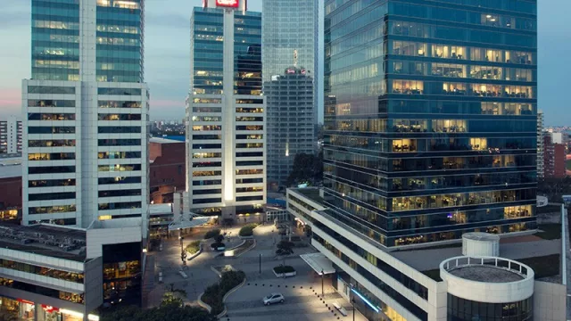 El m2 de alquiler de oficinas en MVD varía entre los US$ 10 y los US$ 28 (hoy la desocupación es del 16%)