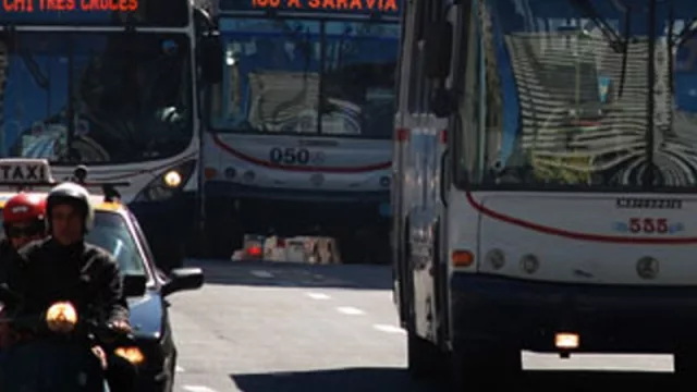 La publicidad va a la gente: $ 490.000 + IVA  por pautar tres meses en los boletos de bondi