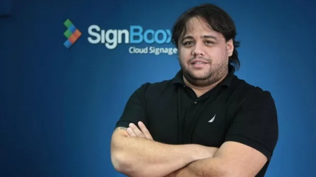 Ambicioso proyecto, reemplazar definitivamente a la cartelería de papel