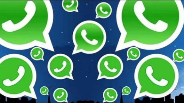 Hay una fuerte tendencia a que en los colegios y liceos los padres armen grupos de Whatsapp para comunicarse