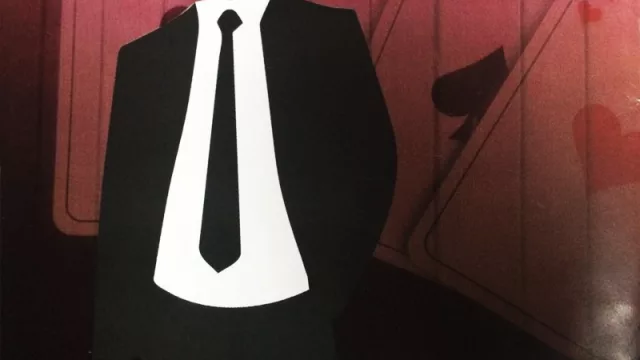 Se abre una puerta oculta (se inauguró Frank’s con la fachada falsa de un cajero automático)