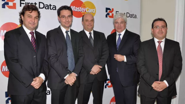 First Data superó objetivos de facturación y quiere crecer en 2012