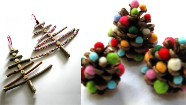 Arbolitos para colgar y piñas decoradas con pompones de fieltro.