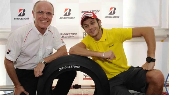 Valentino Rossi colabora en los desarrollos de Bridgestone