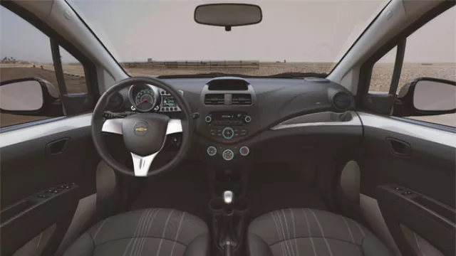 Atractivo por fuera y por dentro: el Chevrolet Spark 2013 como a ellas les gusta