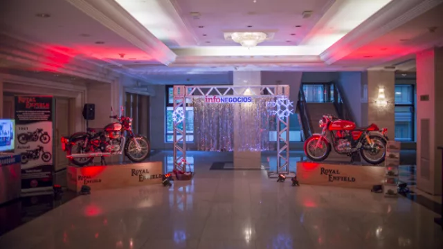 Royal Enfield se hizo presente con sus motos