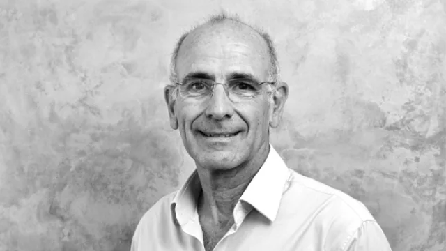  Eduardo Campiglia (Director)