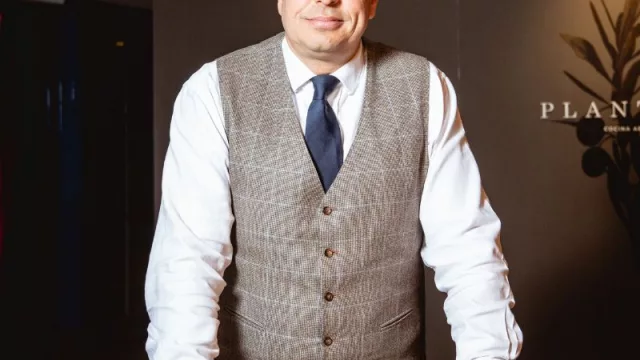 Con Fernando Del Puerto, Gerente General de Megalabs